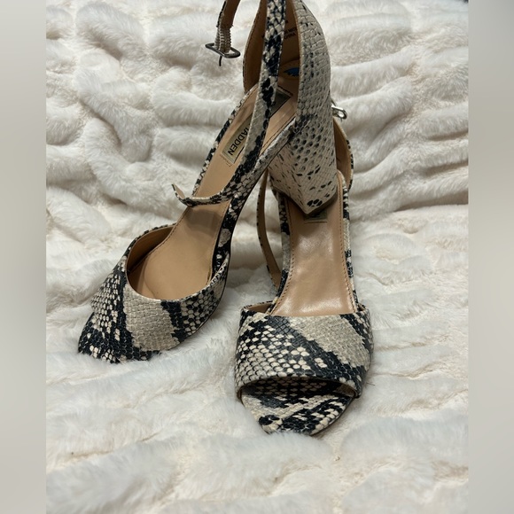 Steve Madden Black and White Snakeskin Ankle Strap Block Heel - Picture 15 of 15